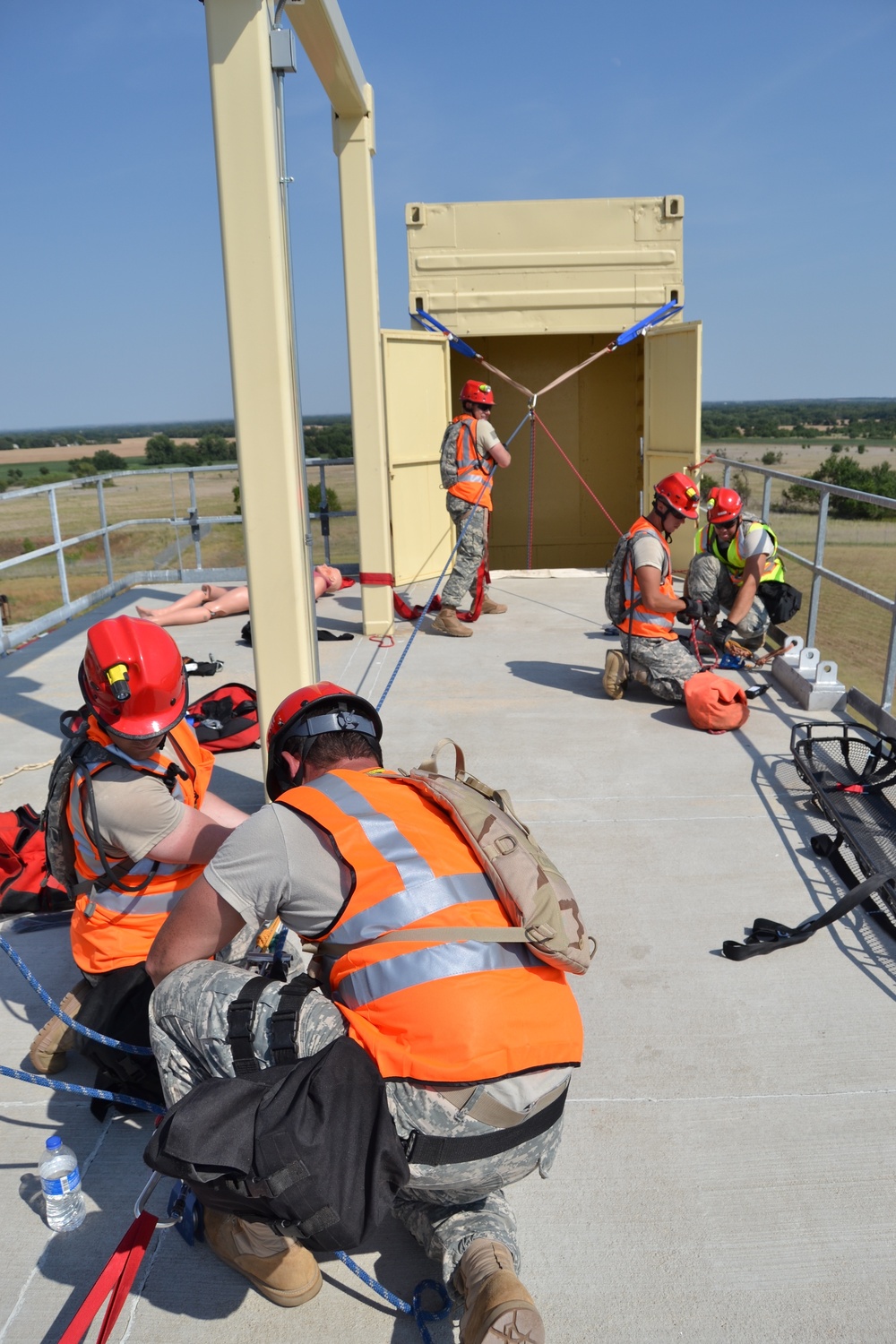 Skillful teamwork makes high ropes exercise a success