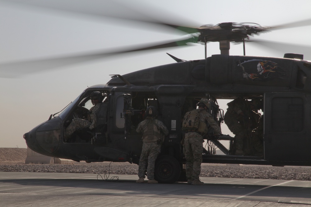 US Army Black Hawk transports Australian special operations forces