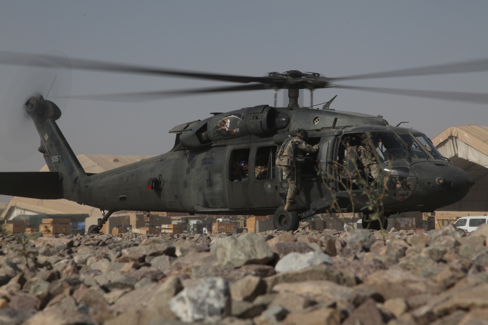 US Army Black Hawk transports Australian special operations forces