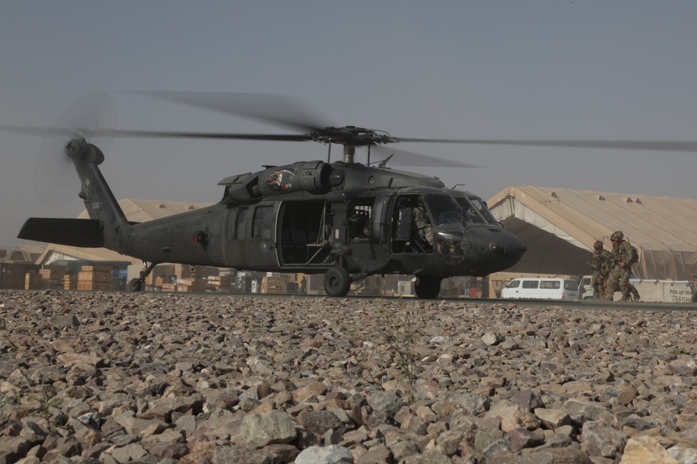 US Army Black Hawk transports Australian special operations forces