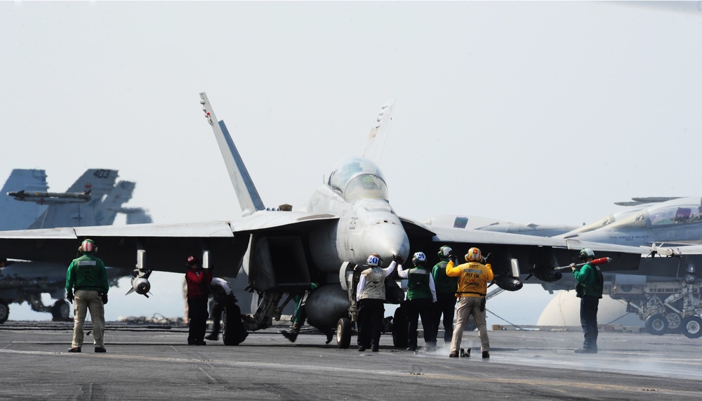 USS George H.W. Bush flight deck operations