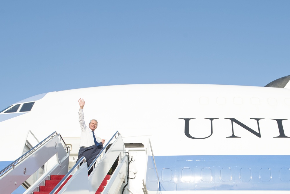 Secretary of defense departs for Stuttgart, Germany