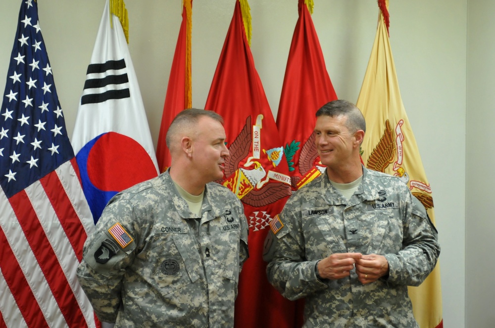 Master Sgt. Conner and Spc. Wiseman receive awards