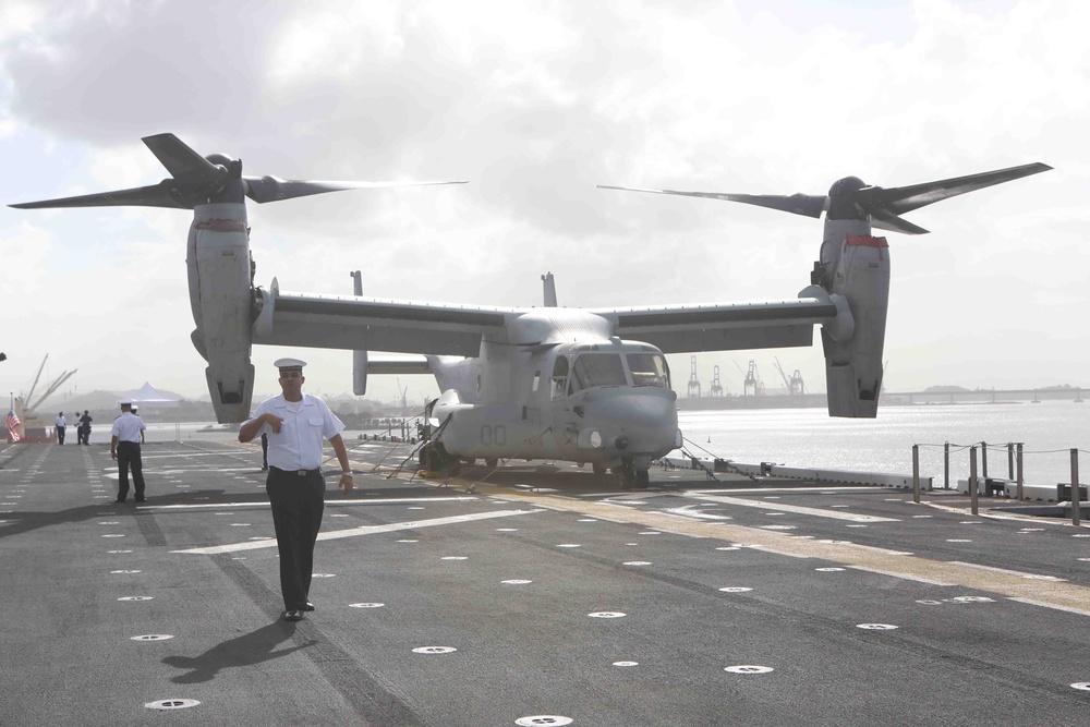 Brazilian military visits USS America