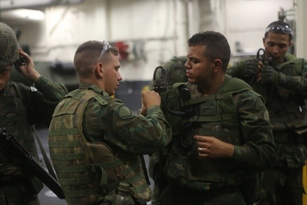 Brazilian Marines, U.S. Sailors and Marines conduct rapid response planning process