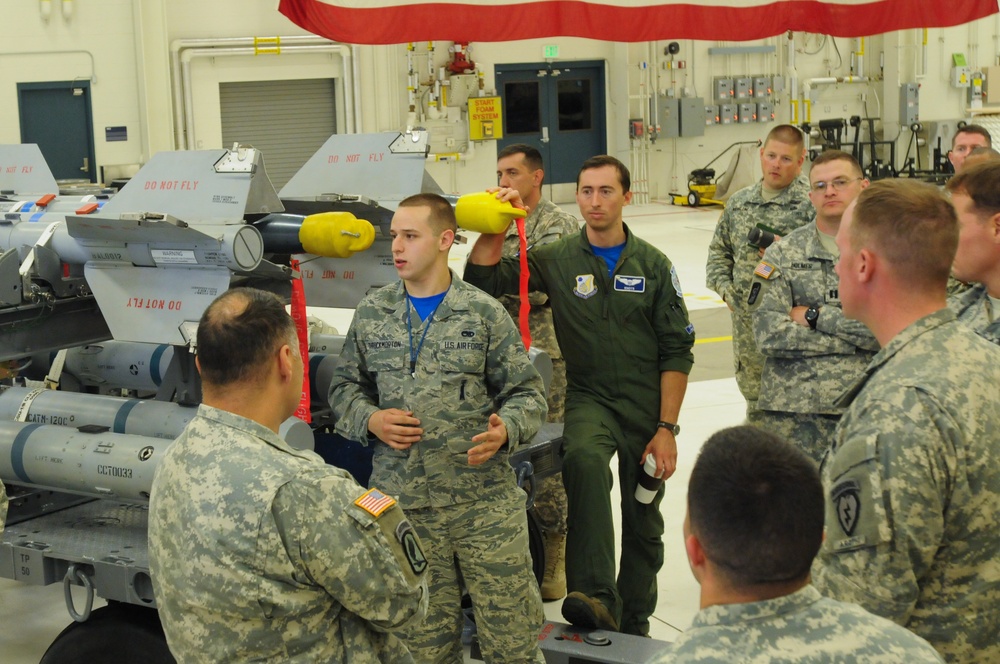 ‘Last Frontier’ Army and Air Force leaders come together for leader development