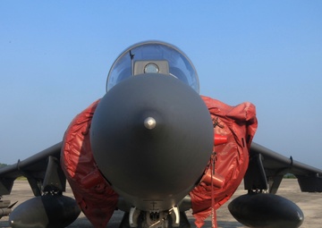 VMA-223 launches an AIM-120