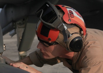 VMA-223 launches an AIM-120