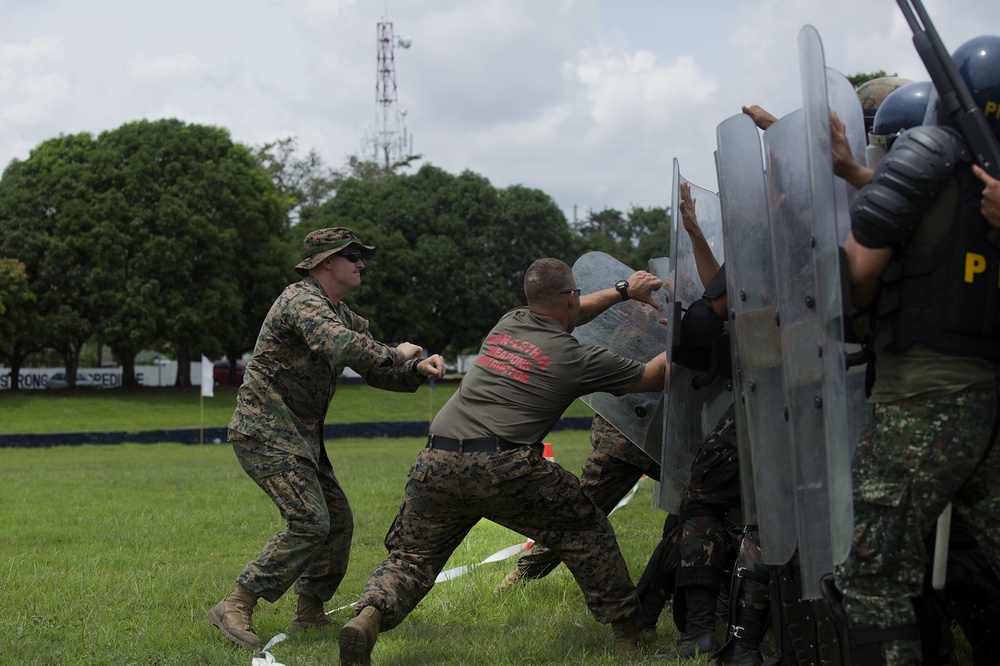 AFP and PNP practice riot control formations