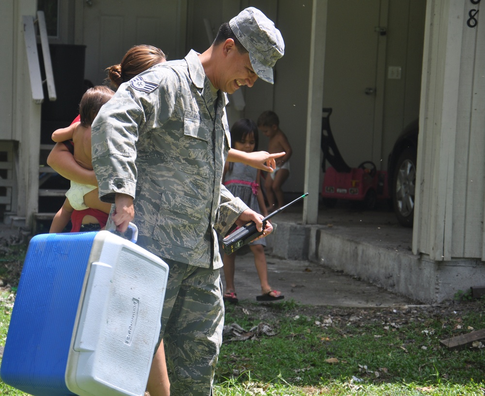 Hawaii National Guardsmen perform assessments; aid with distribution after Hurricane Iselle