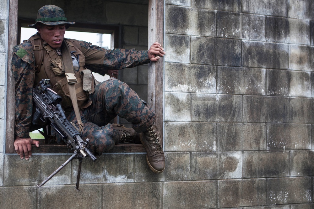 BLT Marines race for time in squad competition