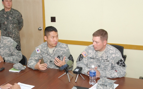 2nd Infantry Division Soldiers talk with KFN