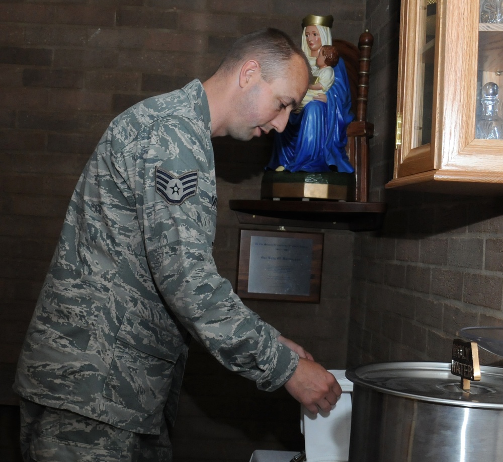 Chaplain’s assistant helps Airmen, families keep the faith