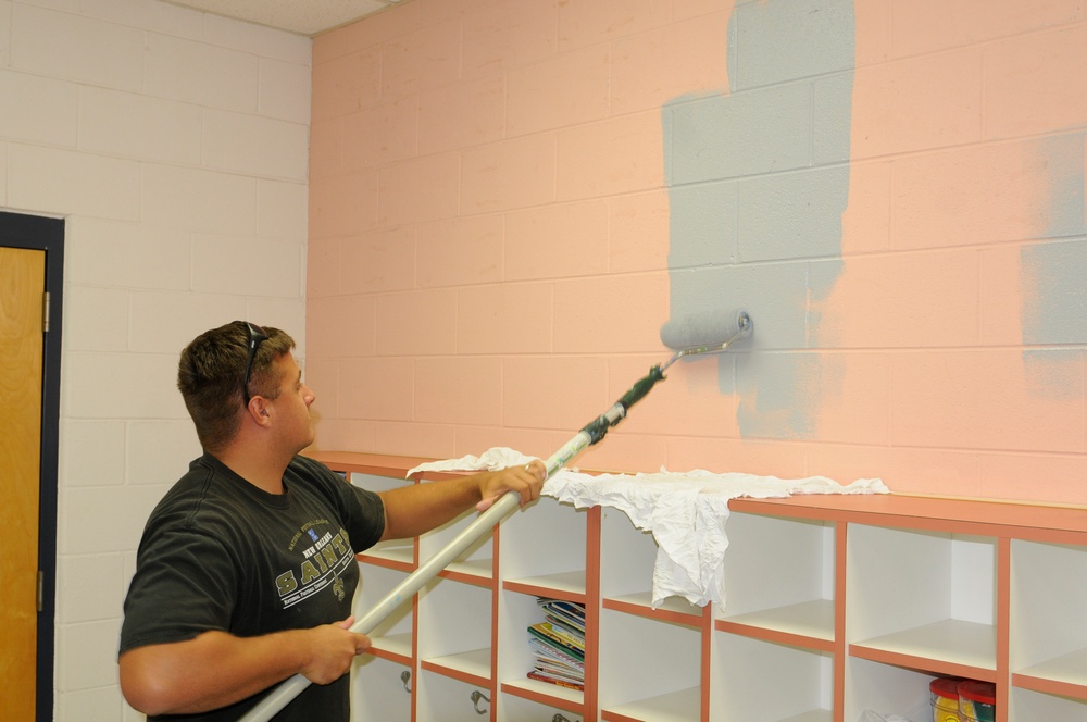 NMCB 133 Seabees volunteer to help school