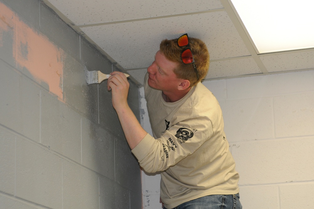 NMCB 133 Seabees volunteer to help school