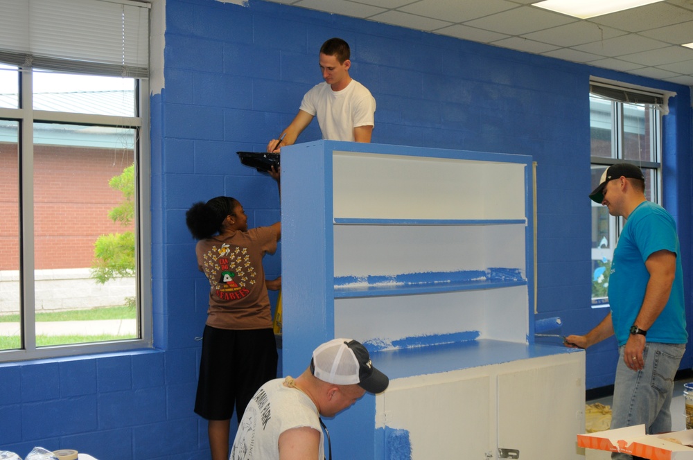 NMCB 133 Seabees volunteer to help school