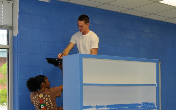 NMCB 133 Seabees volunteer to help school