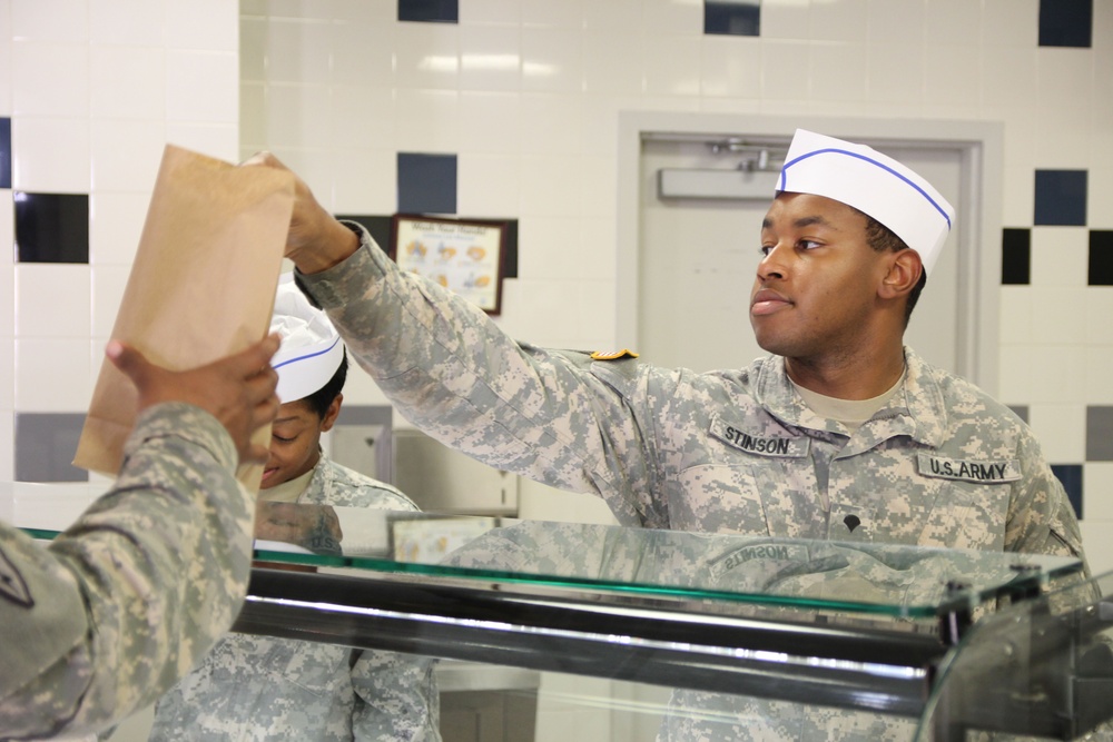 Grab and Go food service offers Soldiers a quick option