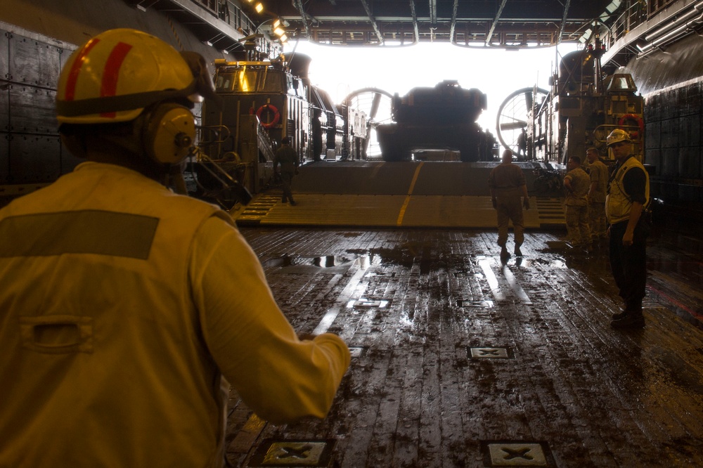 USS Iwo Jima amphibious mobile warfare training