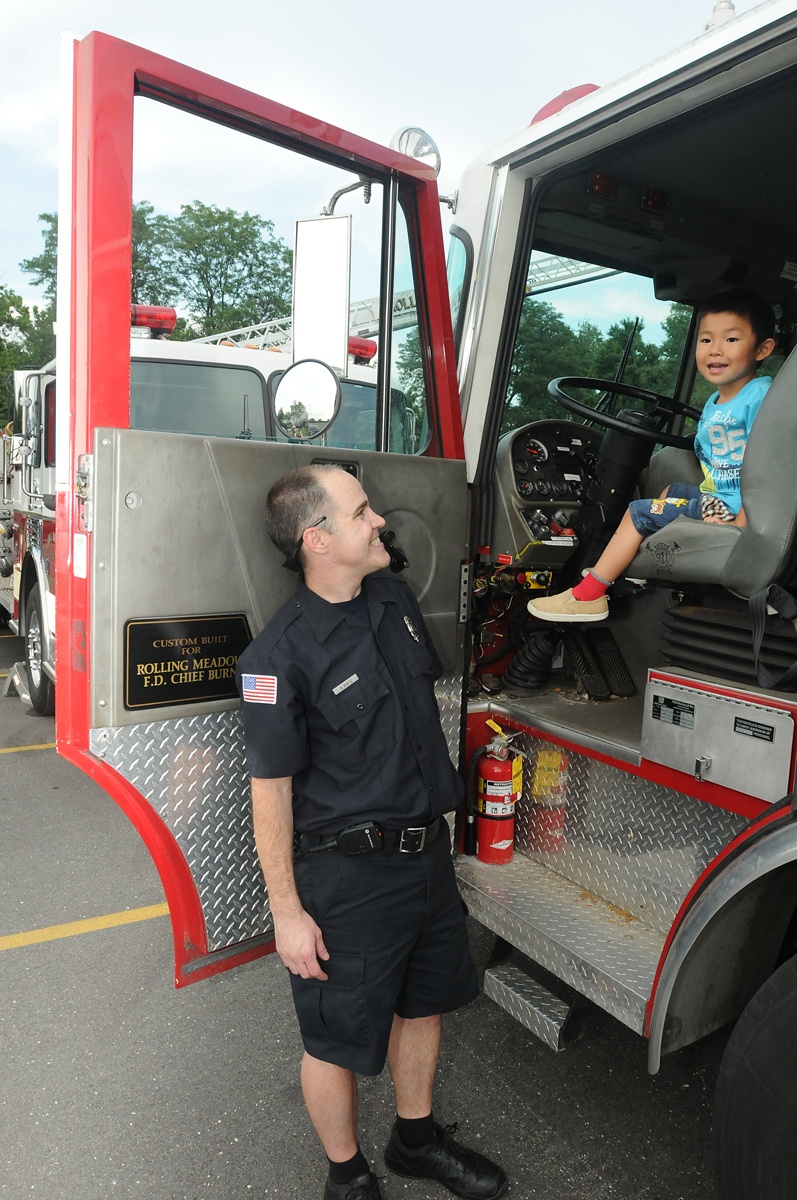Rolling Meadows National Night Out is a step-up success with local kids