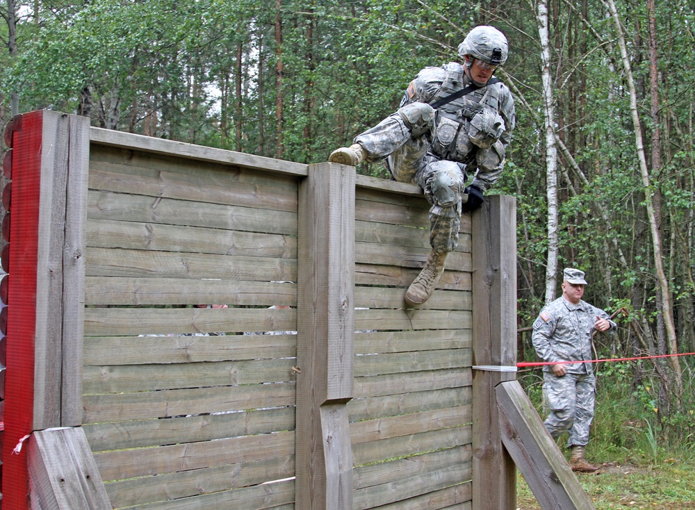 7th Army NCOA cadre sets example at the 7th Army JMTC Best Warrior Competition