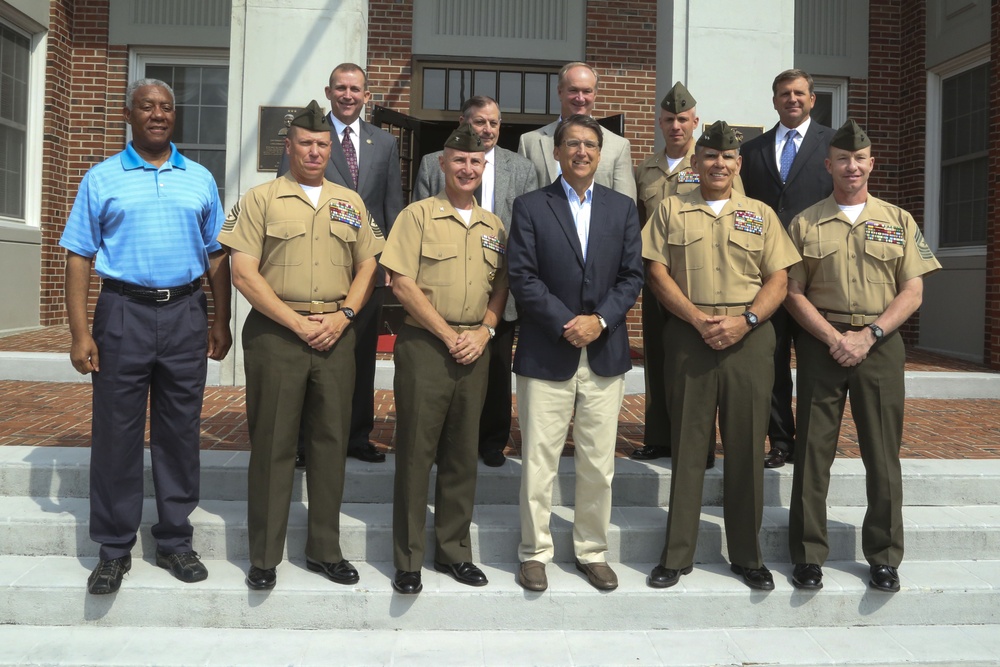 Governor visits Camp Lejeune