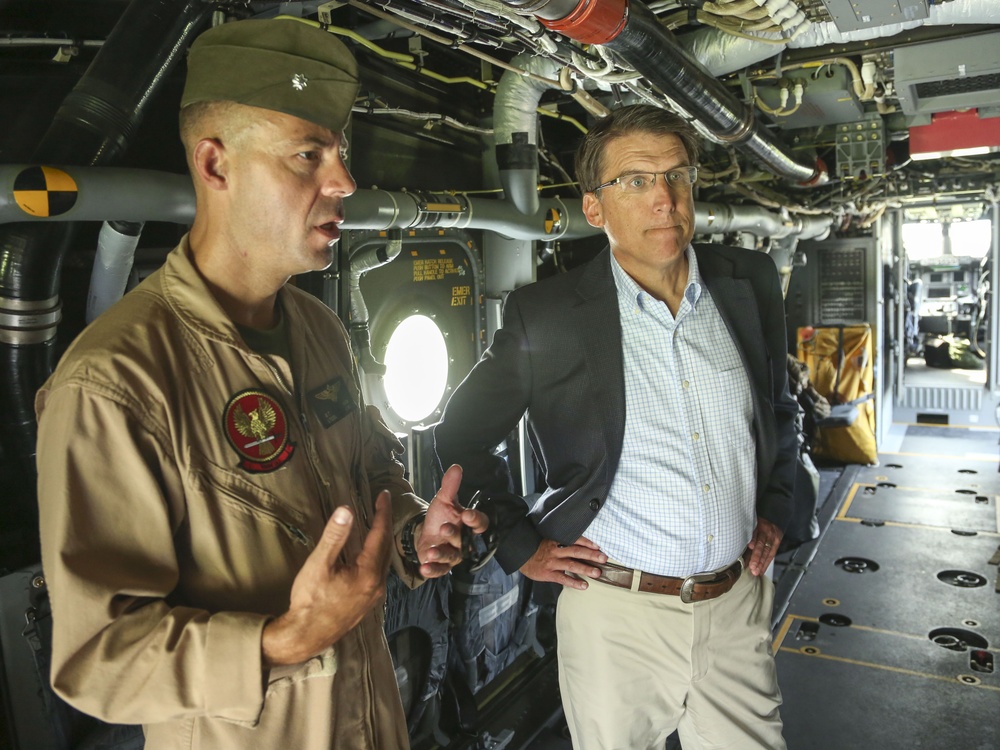 Governor visits Camp Lejeune