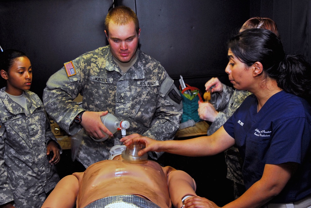 ER doctors help New York Army National Guard medics hone skills during annual training