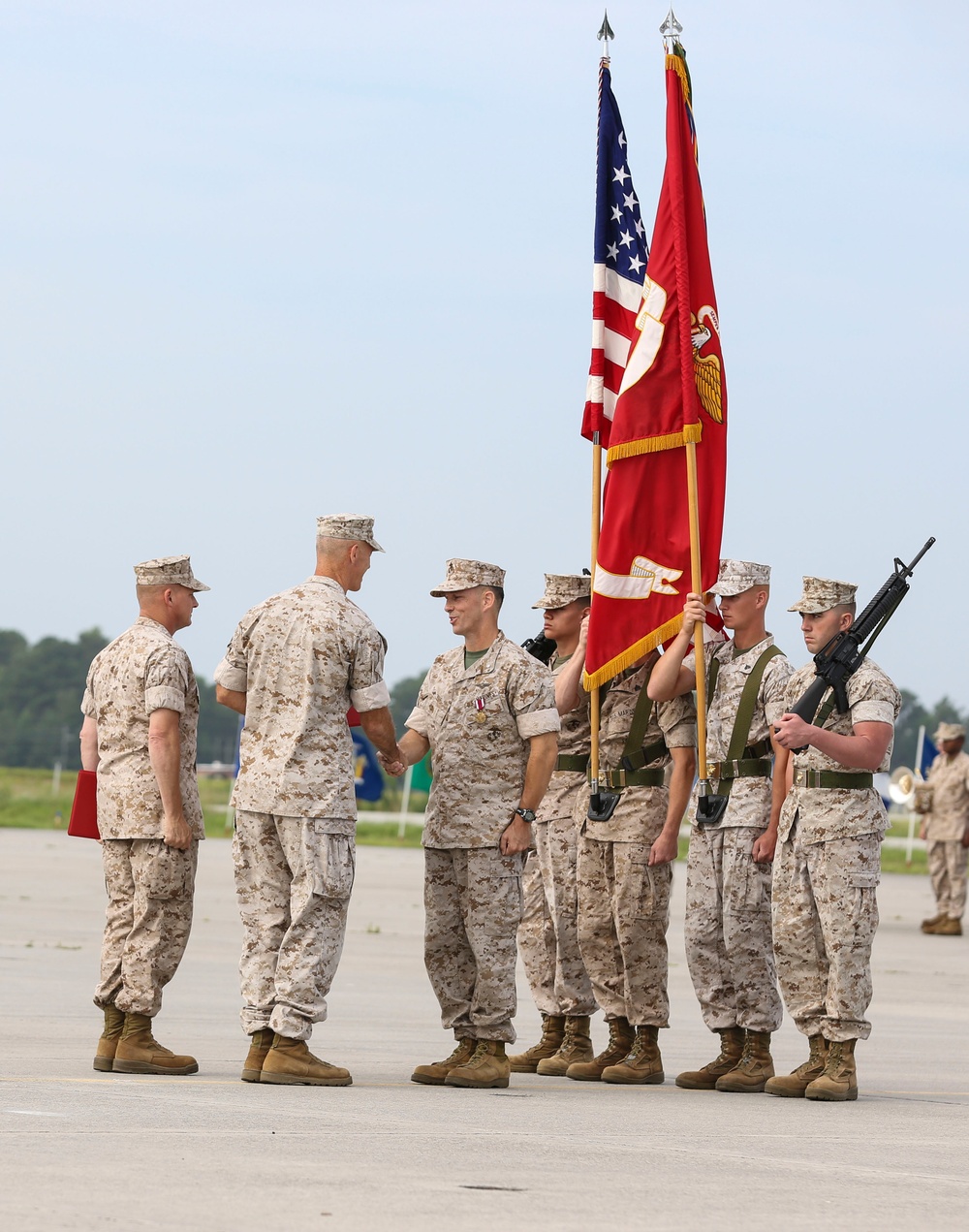 Headquarters and Headquarters Squadron receives new commanding officer