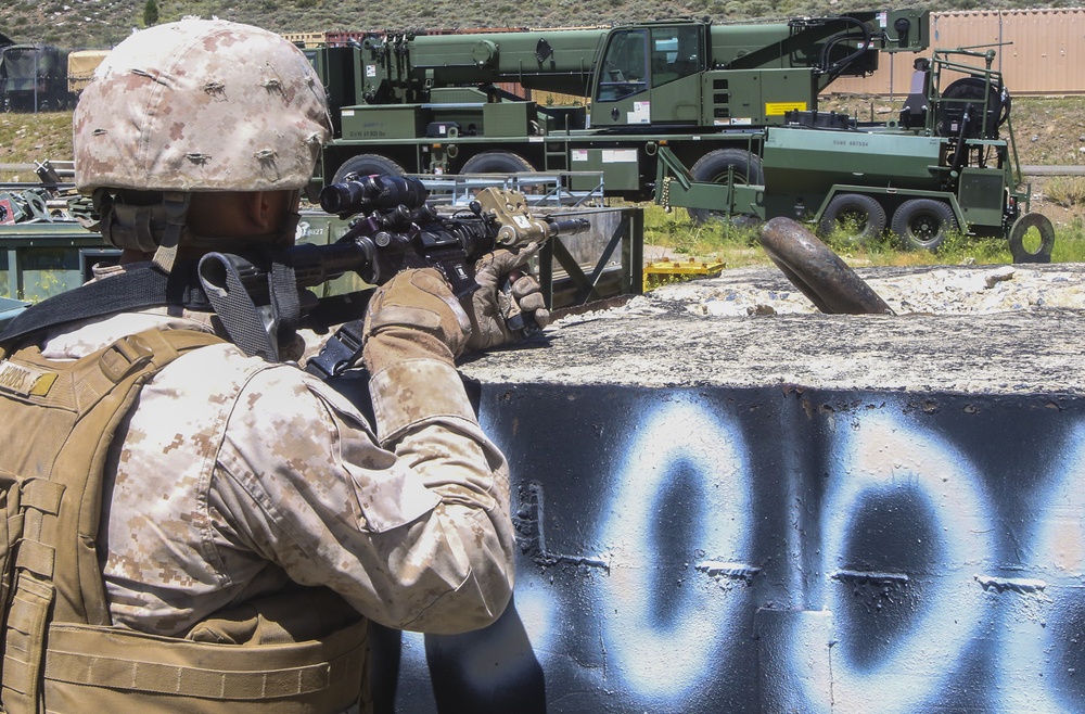 2/7 Marines Execute Evacuation Drills for Large Scale Exercise 2014