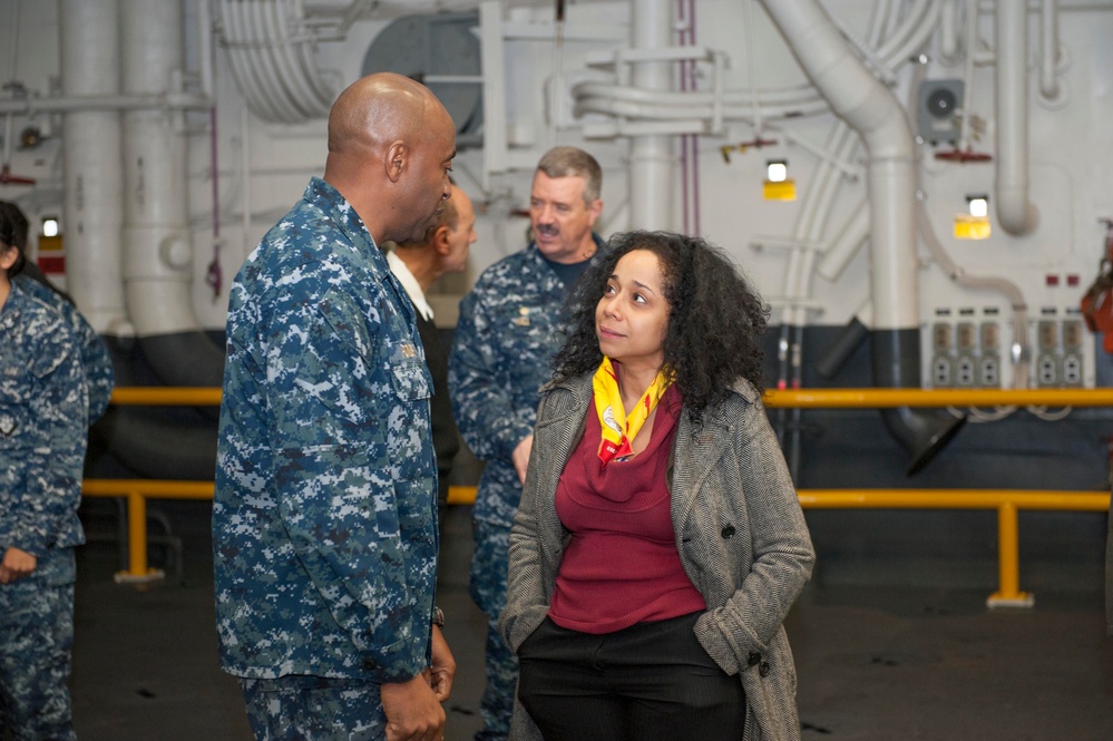 USS America receives distinguished visitors from Uruguay