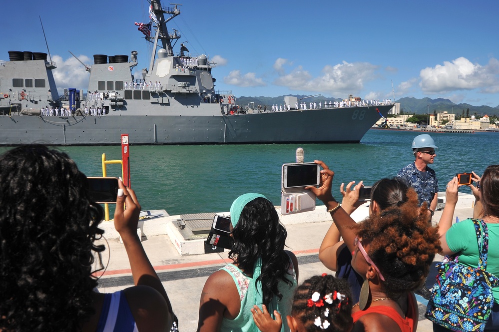 USS Preble arrives at Pearl Harbor