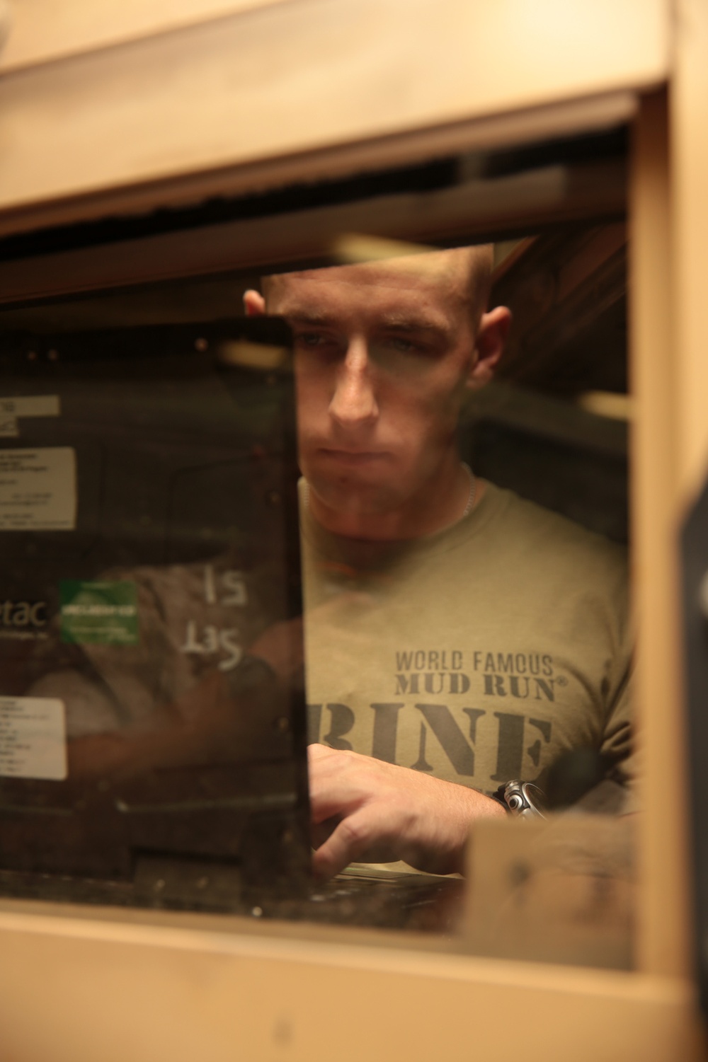 11th MEU Marines perform vehicle maintenance