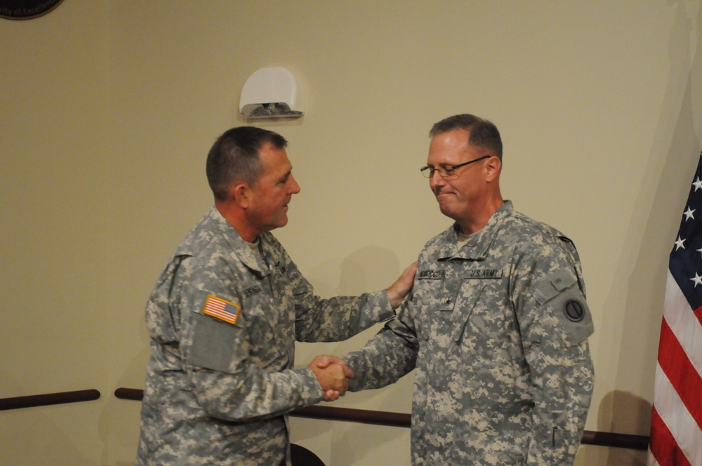 Army Reserve’s deputy commanding general welcomes newest general