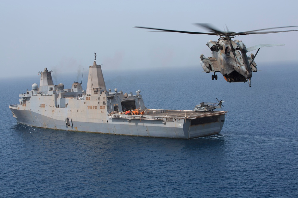 Super Stallion lands aboard Mesa Verde