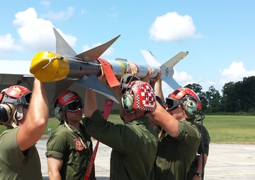 VMFA-312, VMFA-533 missile shoot