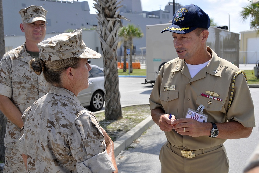 Deputy commander, 4th Marine Logistics Group visits Marines in Panamax 2014