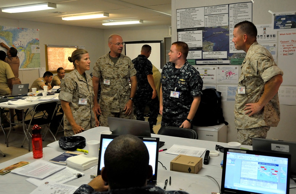 Deputy commander, 4th Marine Logistics Group visits Marines in Panamax 2014