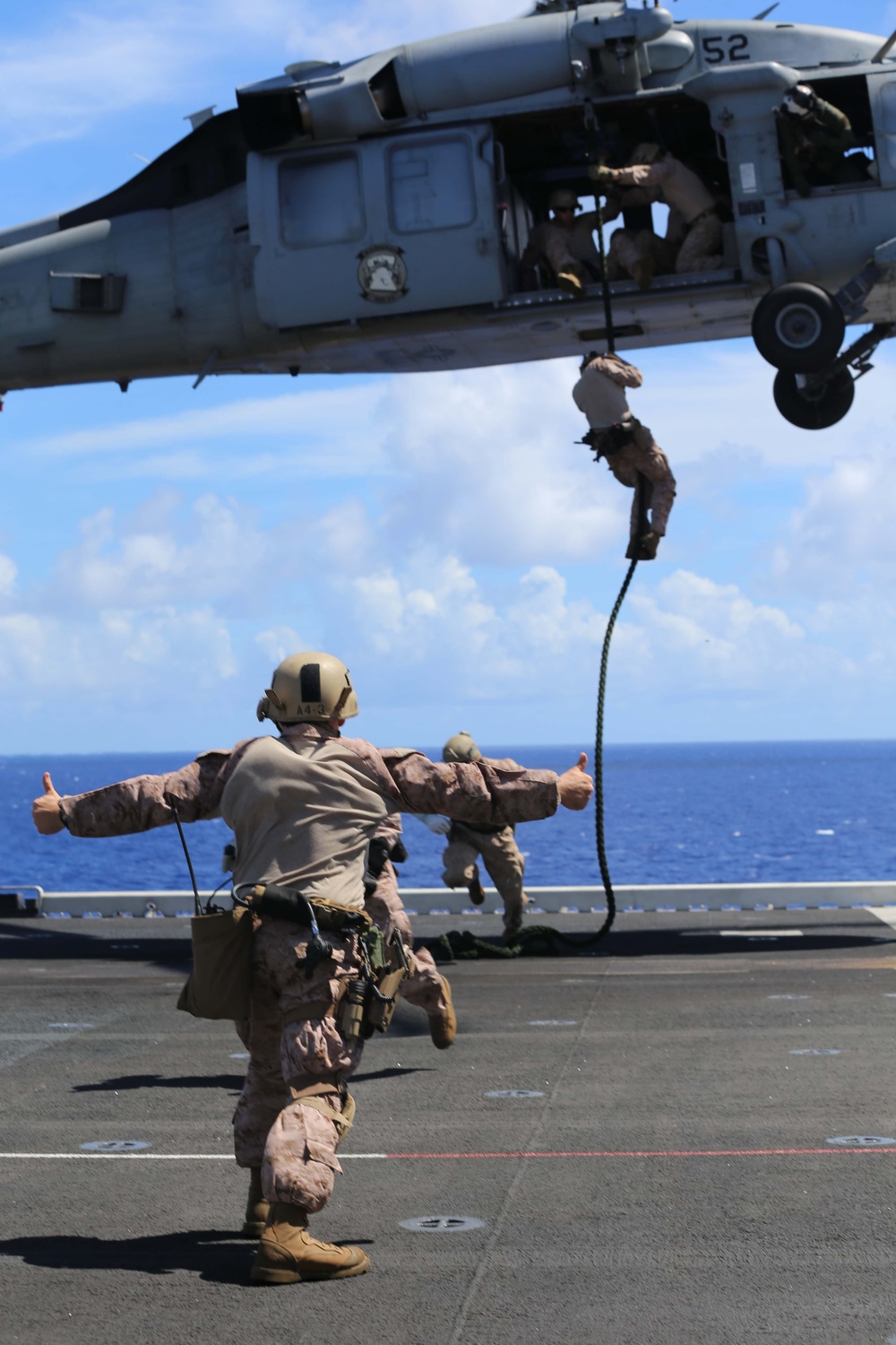 11th MEU executes modified fast rope exercise