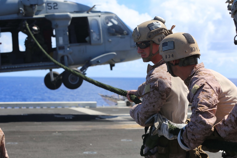 11th MEU executes modified fast rope exercise