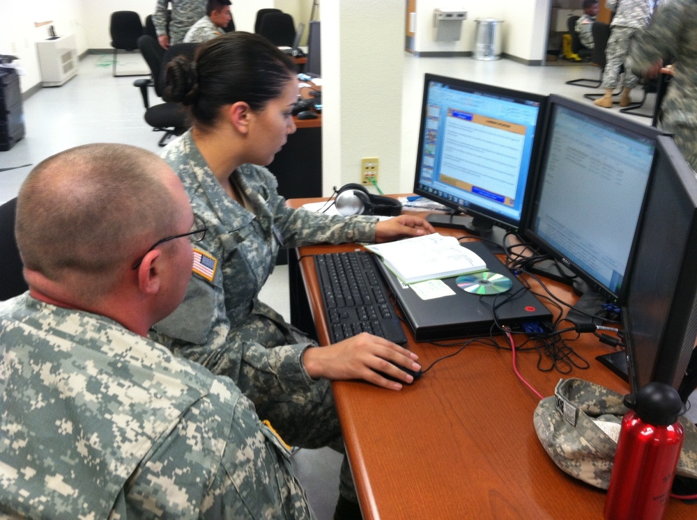 Reserve Soldiers take advantage of learning the latest command and control software