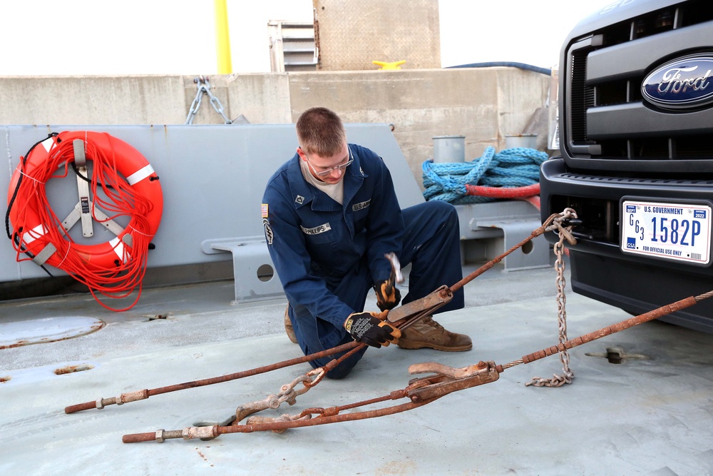 Joint Task Force Civil Support assists 7th Sustainment Brigade in a Joint Logistics Over the Shore training exercise