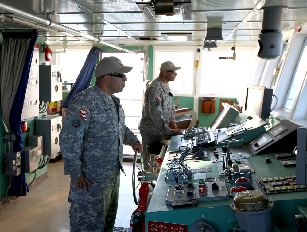 Joint Task Force Civil Support assists 7th Sustainment Brigade in a Joint Logistics Over the Shore training exercise