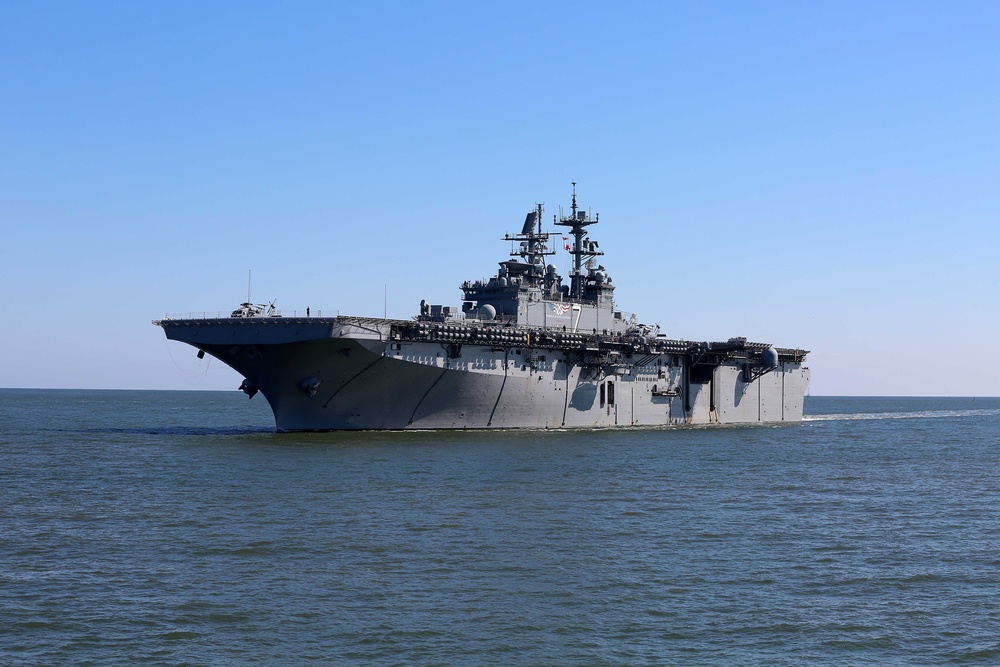 Joint Task Force Civil Support assists 7th Sustainment Brigade in a Joint Logistics Over the Shore training exercise