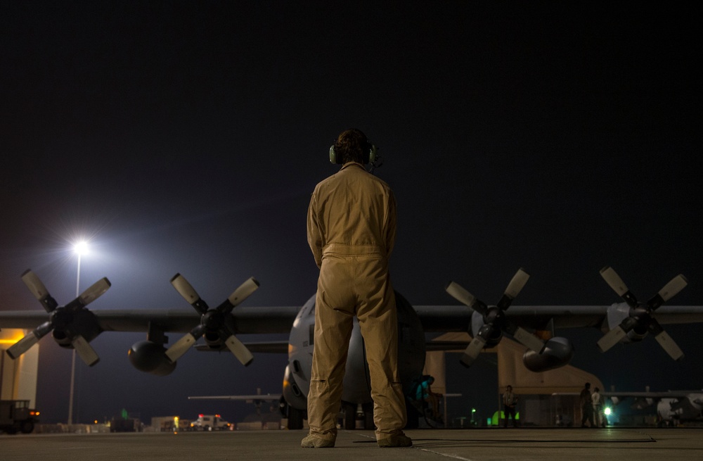 C-130 Hercules humanitarian airdrop over Iraq