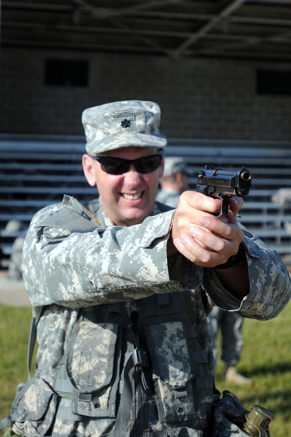 Army Reserve soldiers receive primary marksmanship instruction prior to qualification