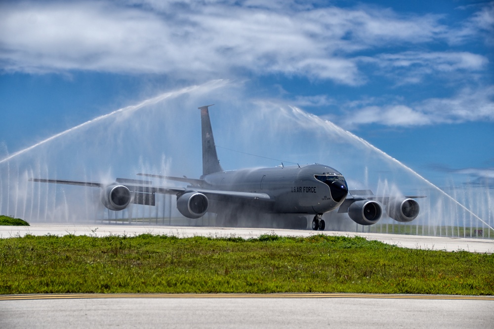 KC-135 gets a bath