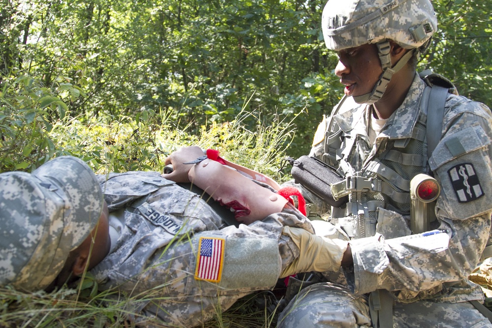 Bondsteel Soldiers train for Expert Field Medical Badge