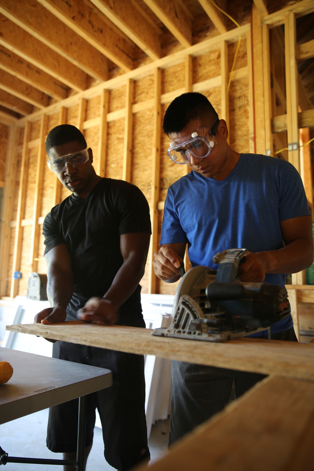Cherry Point Marines, Sailors build home for Marine family