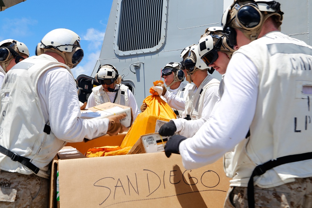 MKI ARG conducts vertical replenishment